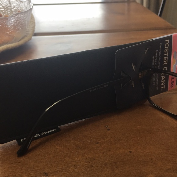 Foster Grant premium +2.50 reading glasses - Picture 7 of 12